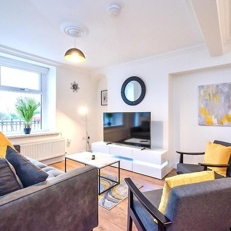Casa One Hundred - A Beautiful 4 Bed House On The Beach Front Swansea Esterno foto