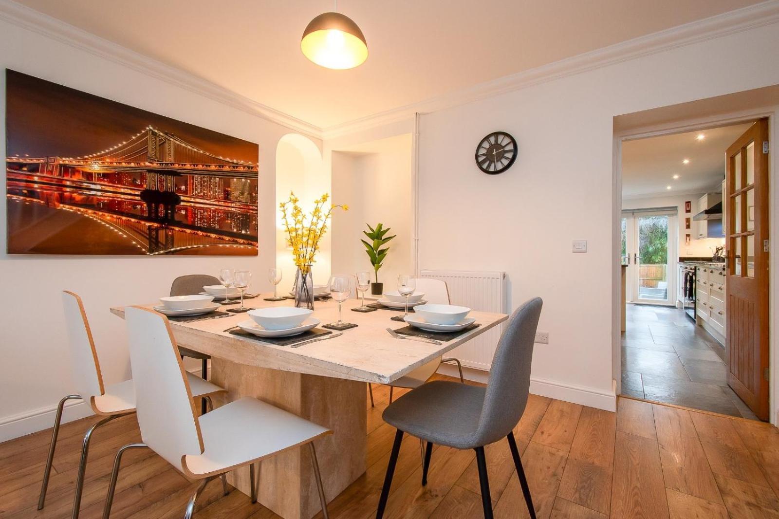 Casa One Hundred - A Beautiful 4 Bed House On The Beach Front Swansea Esterno foto