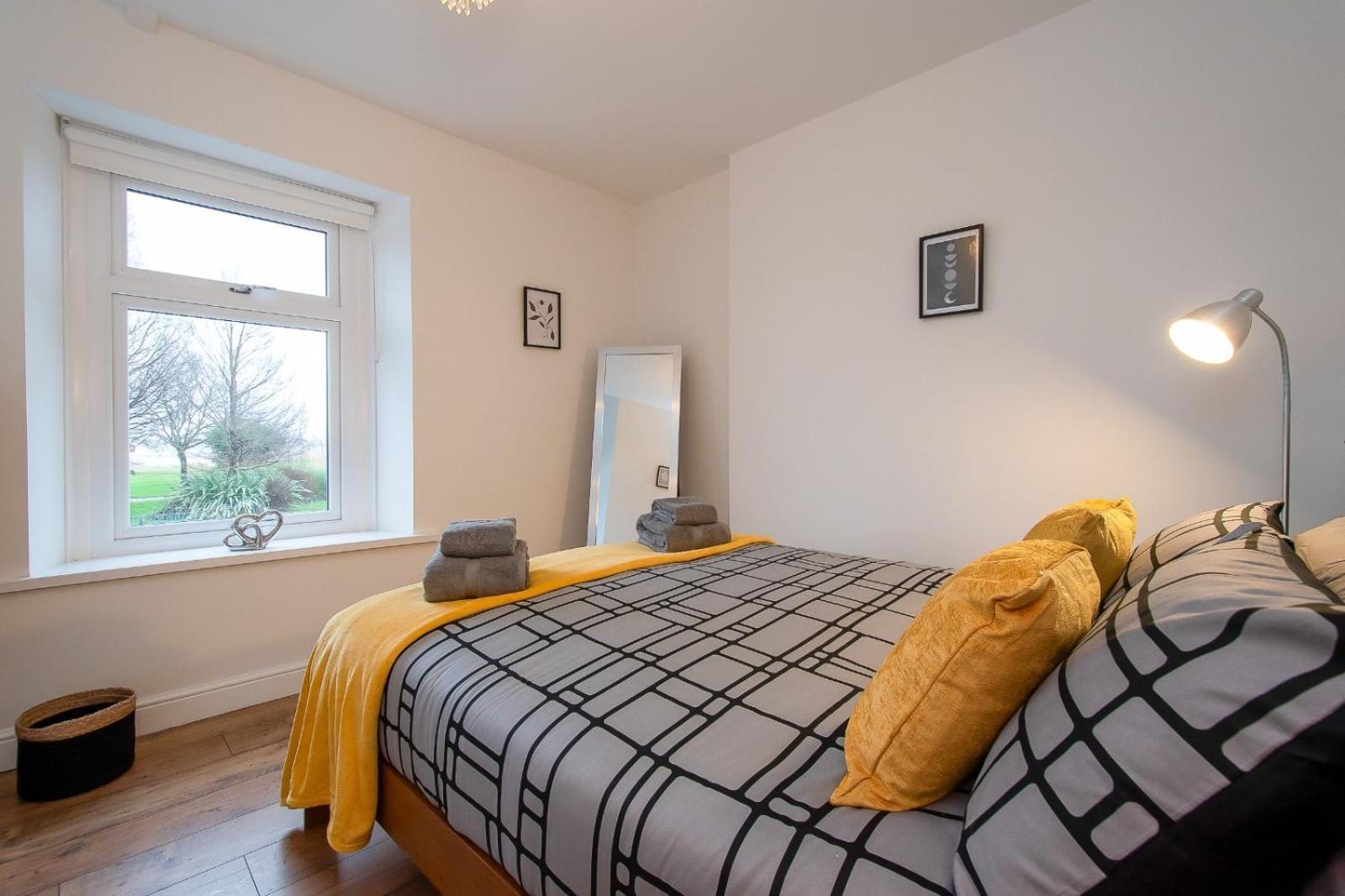 Casa One Hundred - A Beautiful 4 Bed House On The Beach Front Swansea Esterno foto