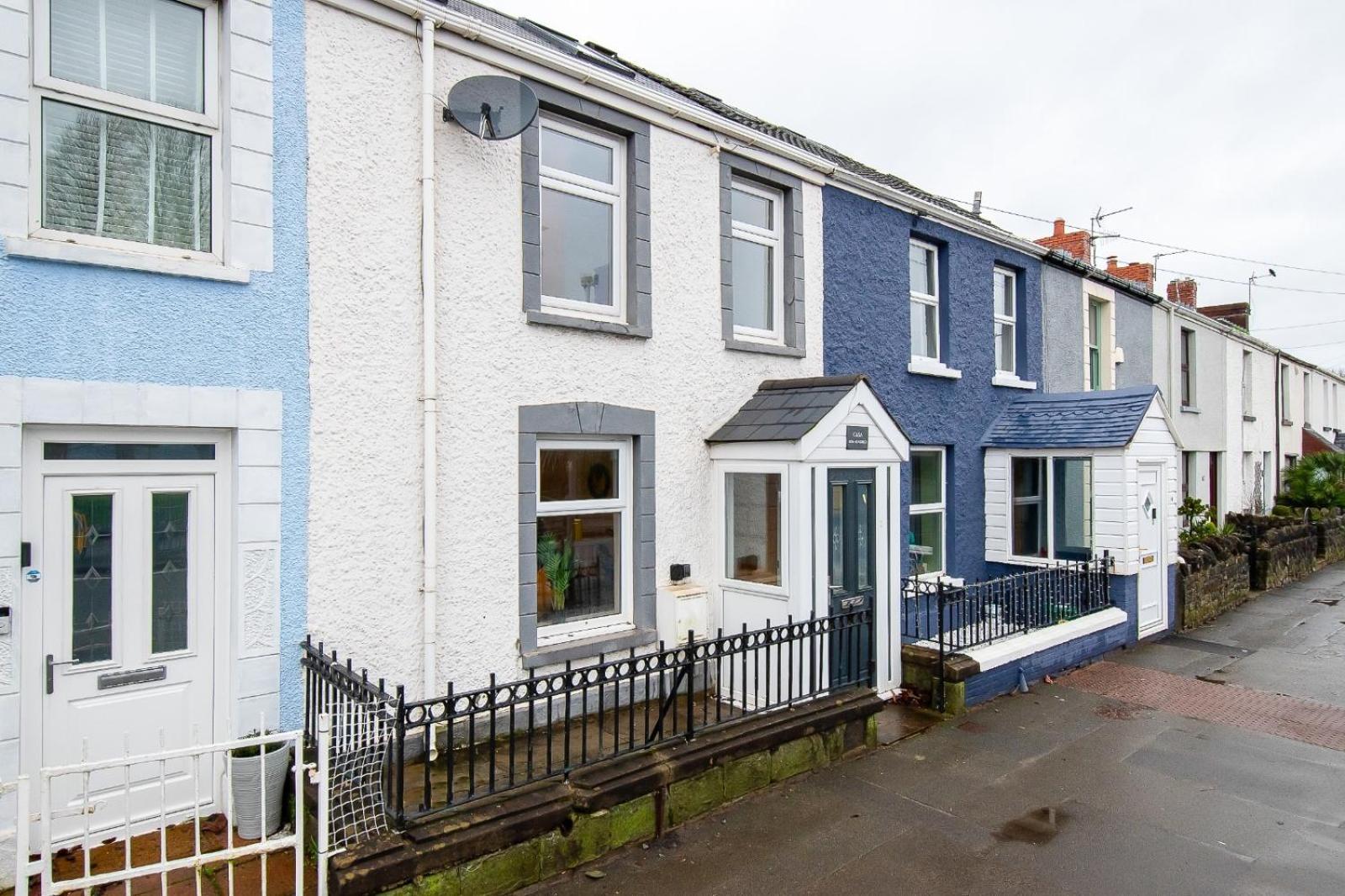 Casa One Hundred - A Beautiful 4 Bed House On The Beach Front Swansea Esterno foto