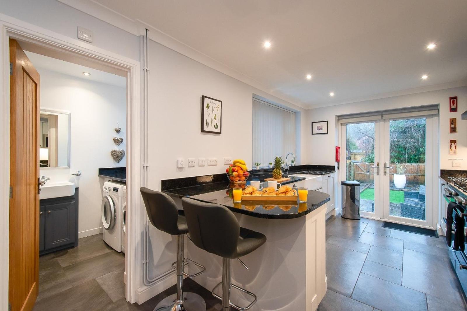 Casa One Hundred - A Beautiful 4 Bed House On The Beach Front Swansea Esterno foto