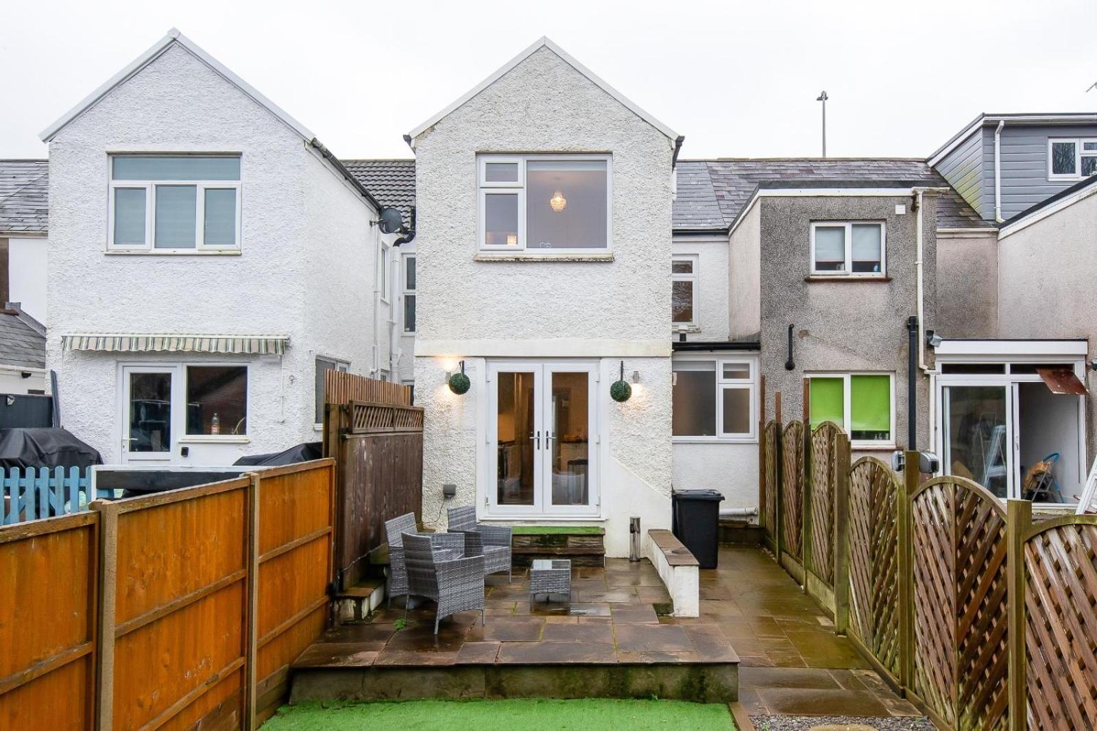 Casa One Hundred - A Beautiful 4 Bed House On The Beach Front Swansea Esterno foto