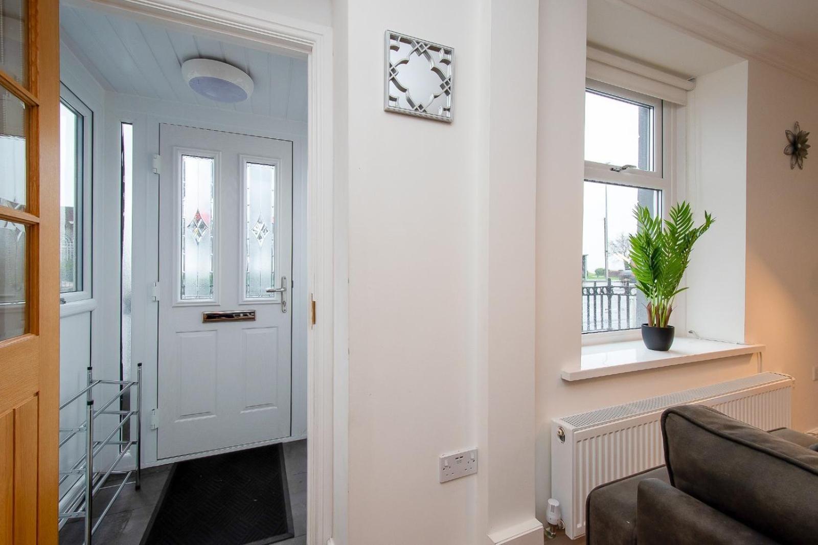 Casa One Hundred - A Beautiful 4 Bed House On The Beach Front Swansea Esterno foto