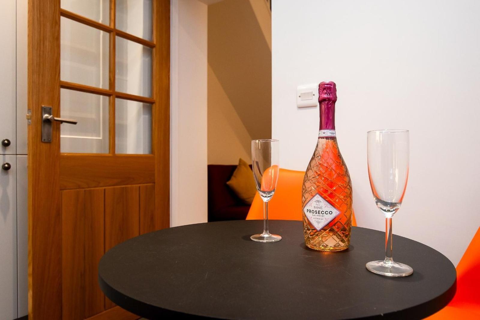 Casa One Hundred - A Beautiful 4 Bed House On The Beach Front Swansea Esterno foto