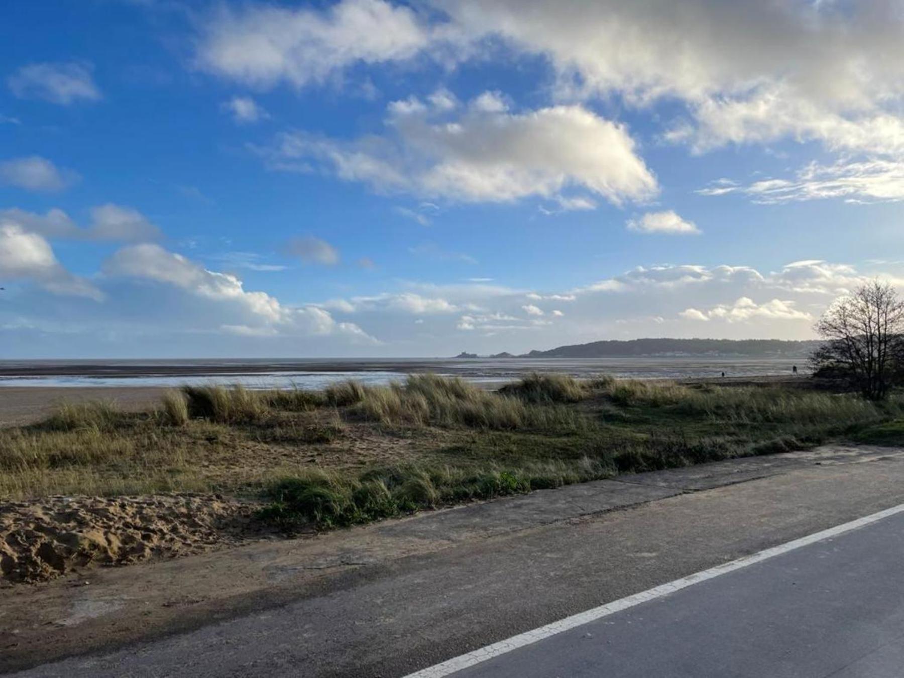 Casa One Hundred - A Beautiful 4 Bed House On The Beach Front Swansea Esterno foto